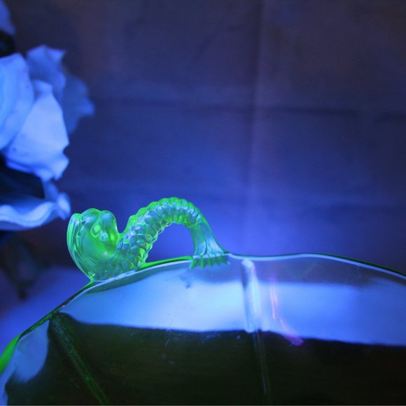 URANIUM GLASS BOWL circa 1920 by Fenton koi fish handles glow glass candy dish - Picture 7 of 9